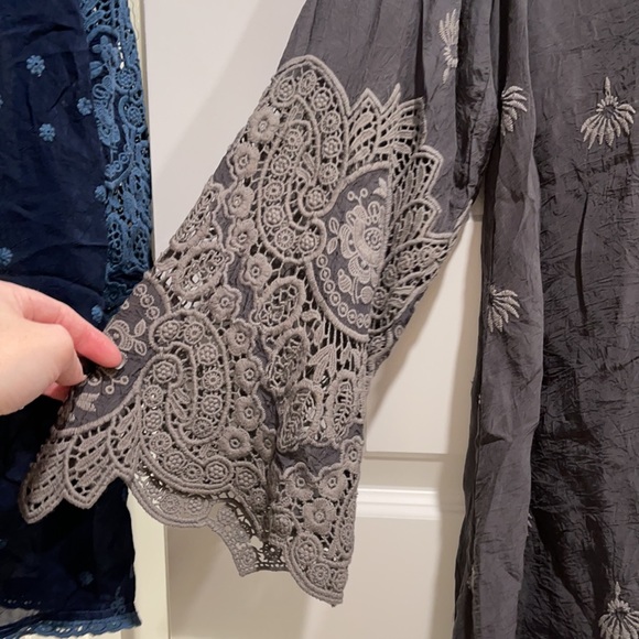 Johnny Was Floral Embroidered Tunic - Picture 6 of 6